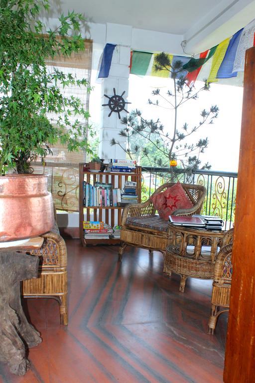 Mansarover Home Stay 칼림퐁 외부 사진