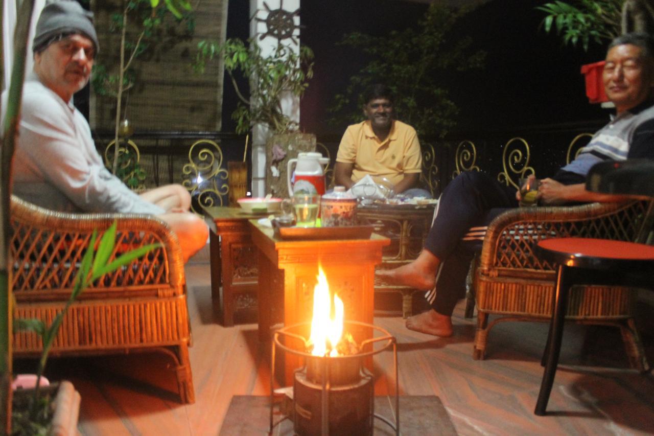 Mansarover Home Stay 칼림퐁 외부 사진